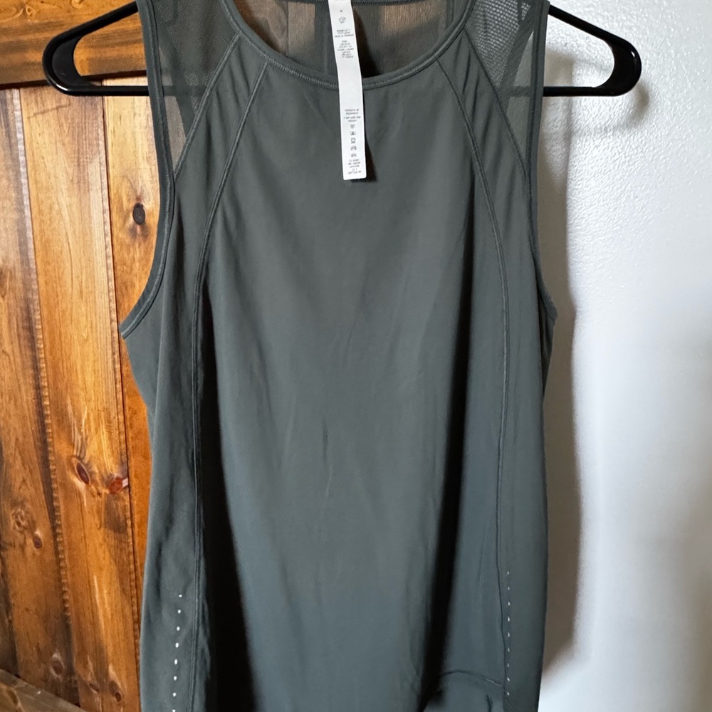 Lululemon sculpt tank- size 4